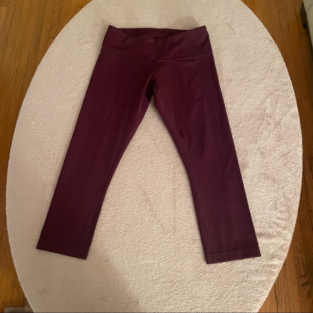 EUC Lululemon Burgundy Wine Color Capri Yoga Workout Leggings